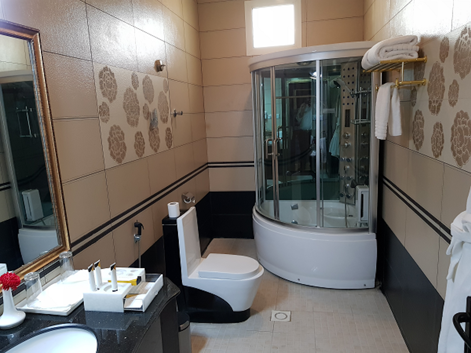 فندق سيف بوتيك انترناشونال(Cheerful Hotel Al Rass) 37/39