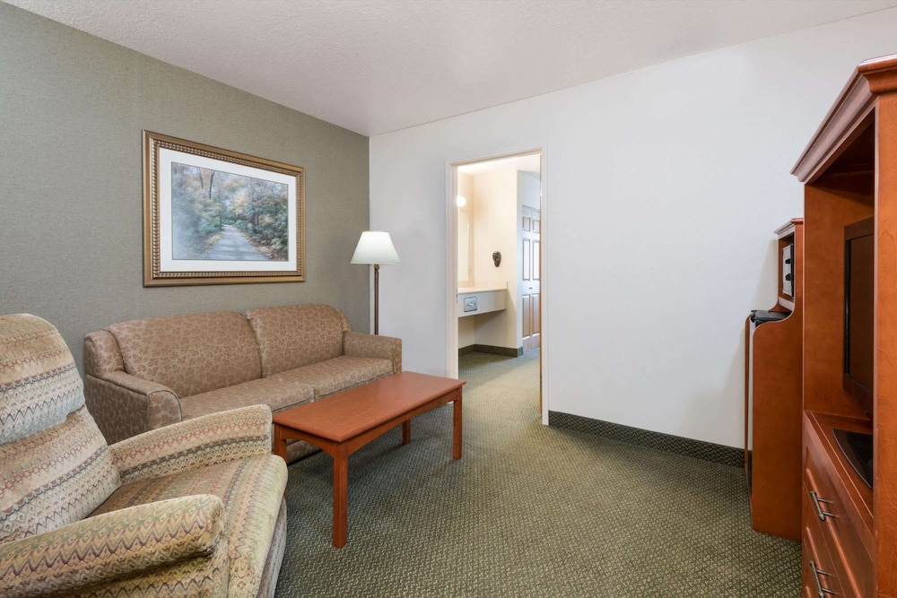 Days Inn & Suites by Wyndham Bozeman 20/29