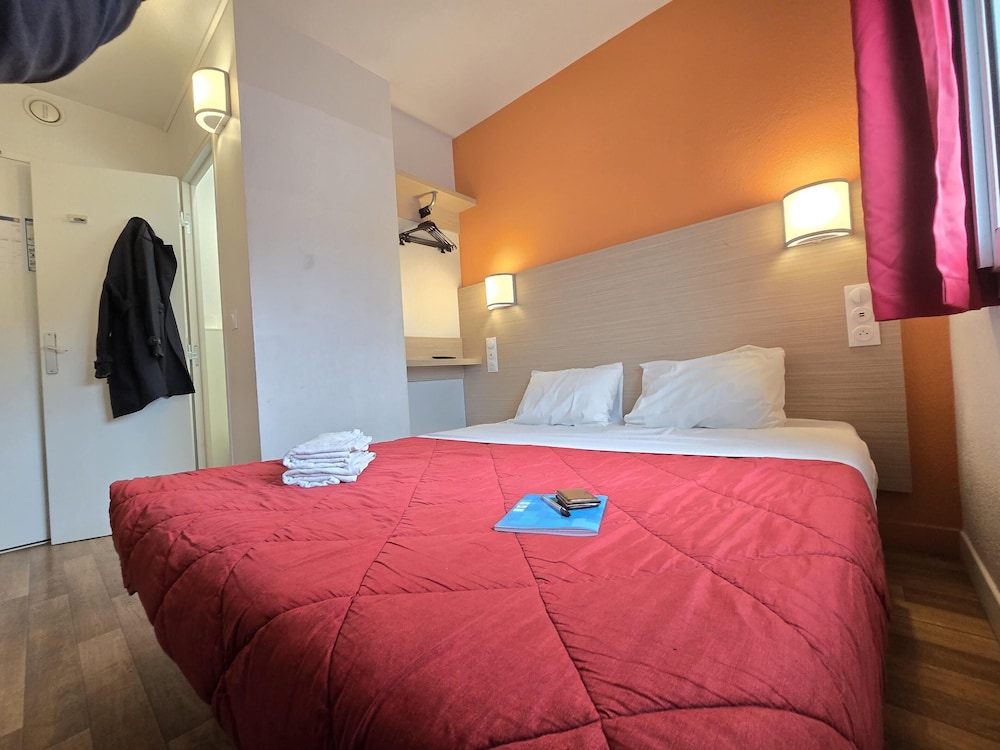 Premiere Classe Troyes Sud - Parc St Thibault 24/50
