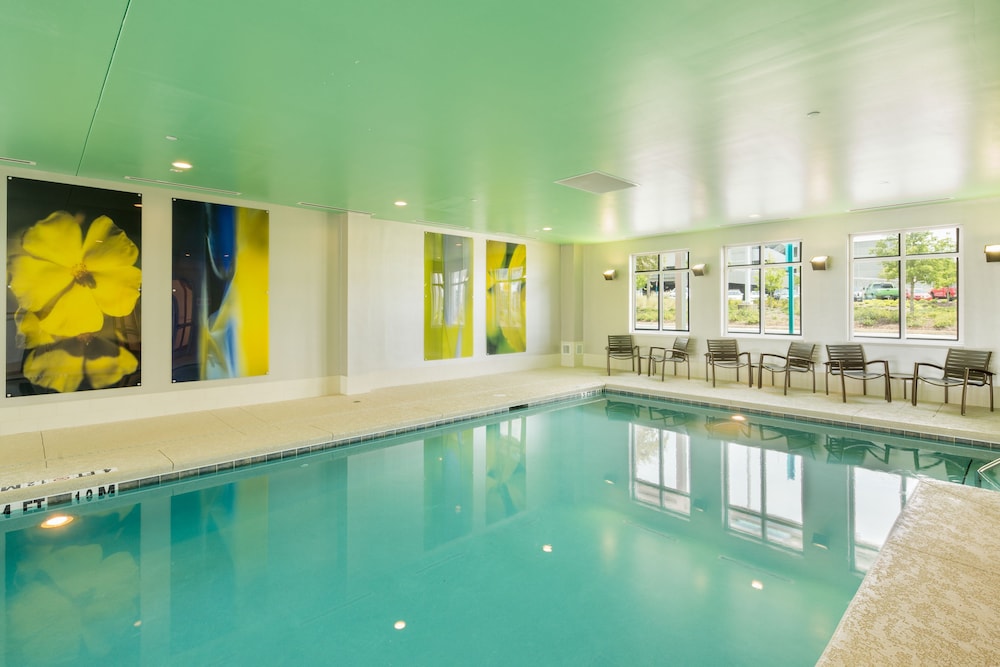 swimming pool spa