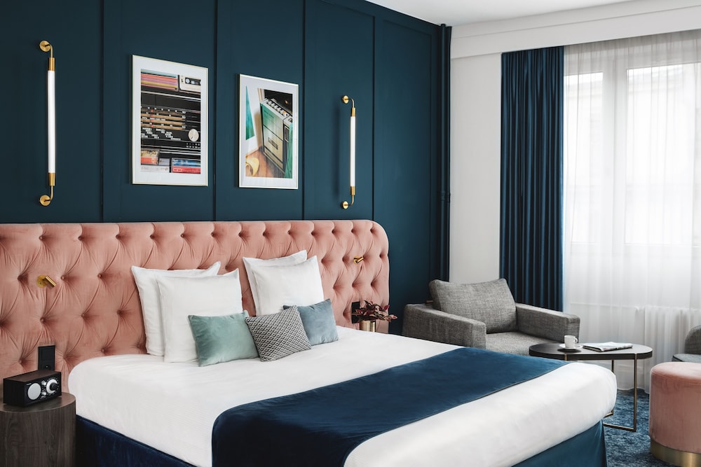 Pley Hotel 33/70