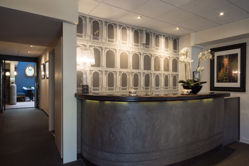 lobby