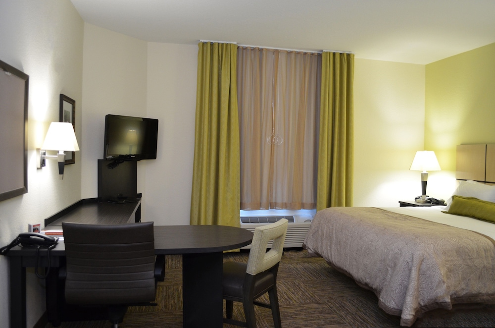 Candlewood Suites Greenville 24/28