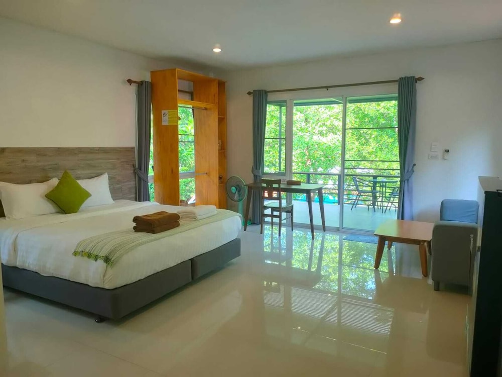 Phangan Akuna 14/47