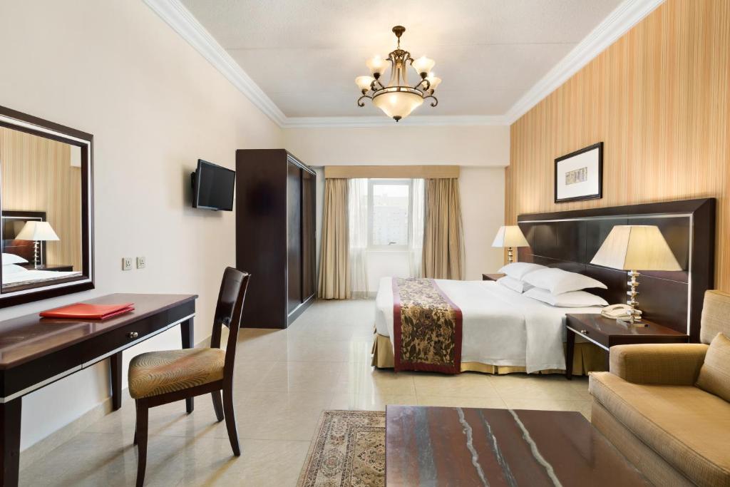 Room, Queen Bed