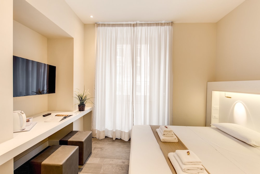 ECCE ROMA SUITES 31/47