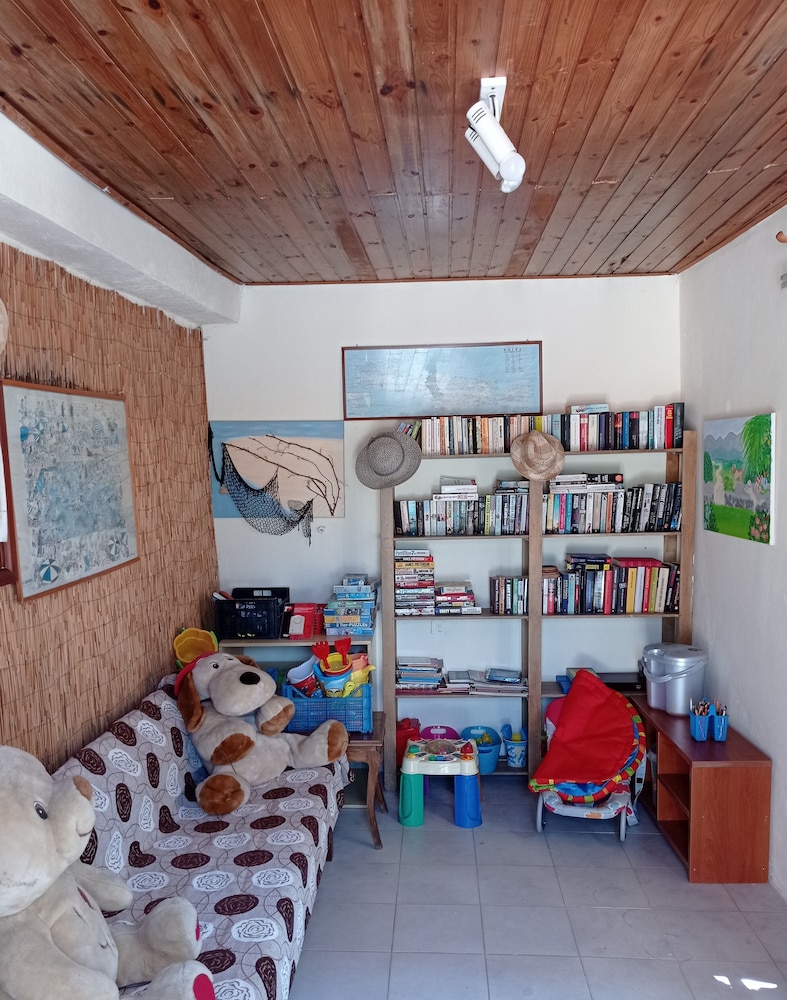 Alexandros Studios 18/40