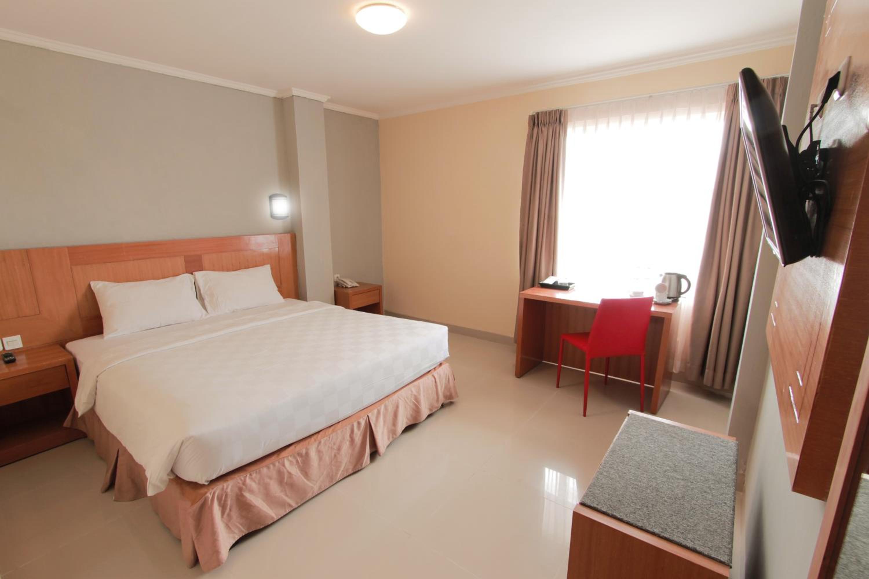 Deluxe, Double or Twin Bed