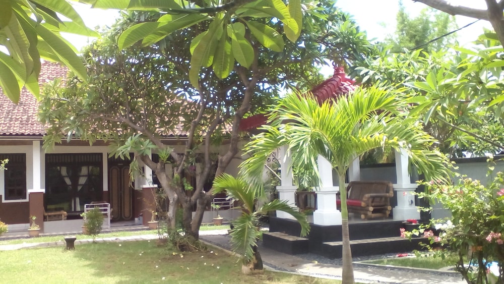 Puri Mandhara Lovina 37/45