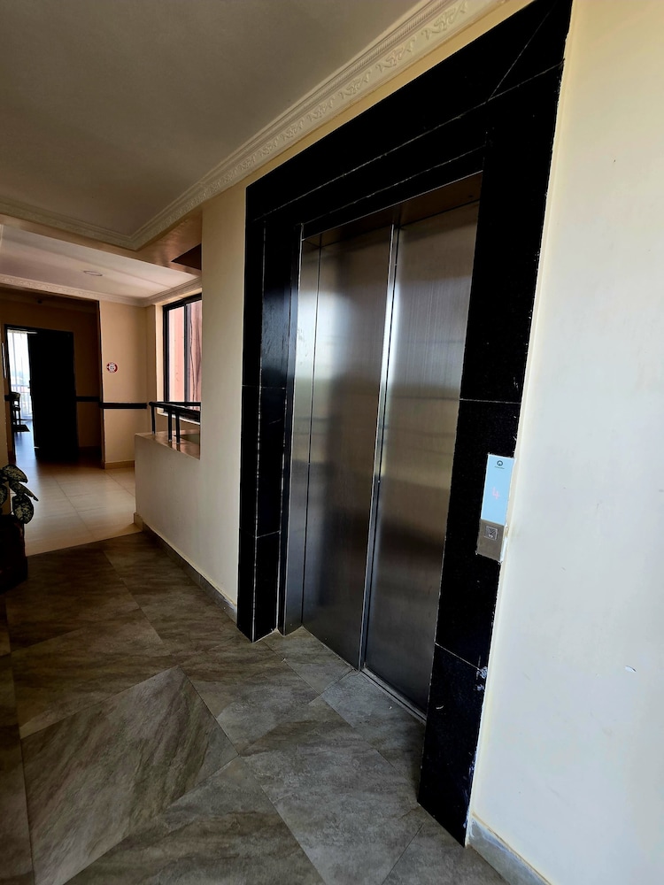 Vittoria Suites 2/50