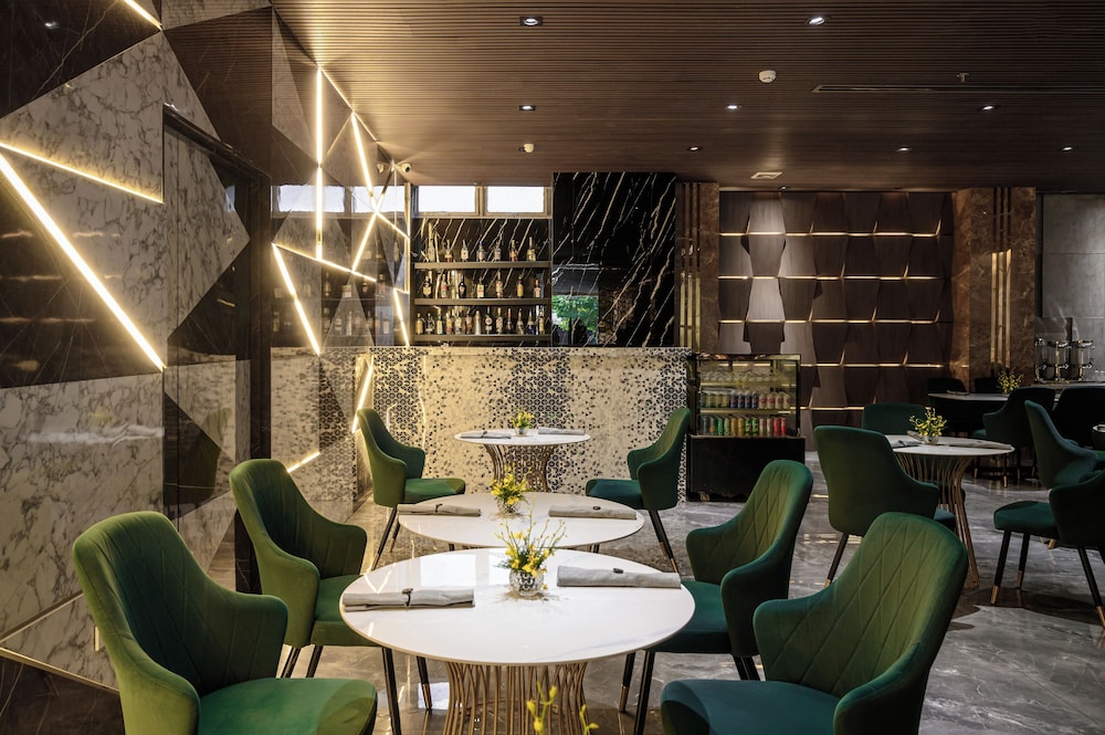 Acnos Hotel 40/50