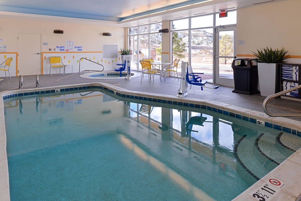 Fairfield Inn & Suites by Marriott Gallup 7/47