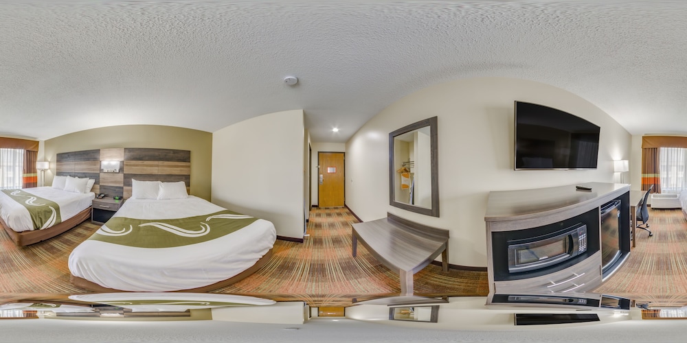 AmericInn by Wyndham Fort Atkinson 13/37