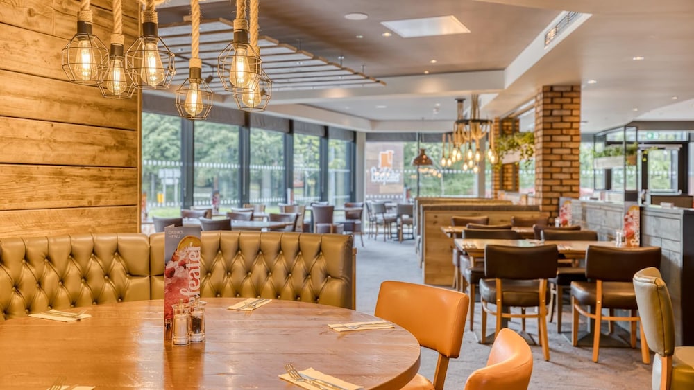 Premier Inn Bristol Parkway (M32) 40/58