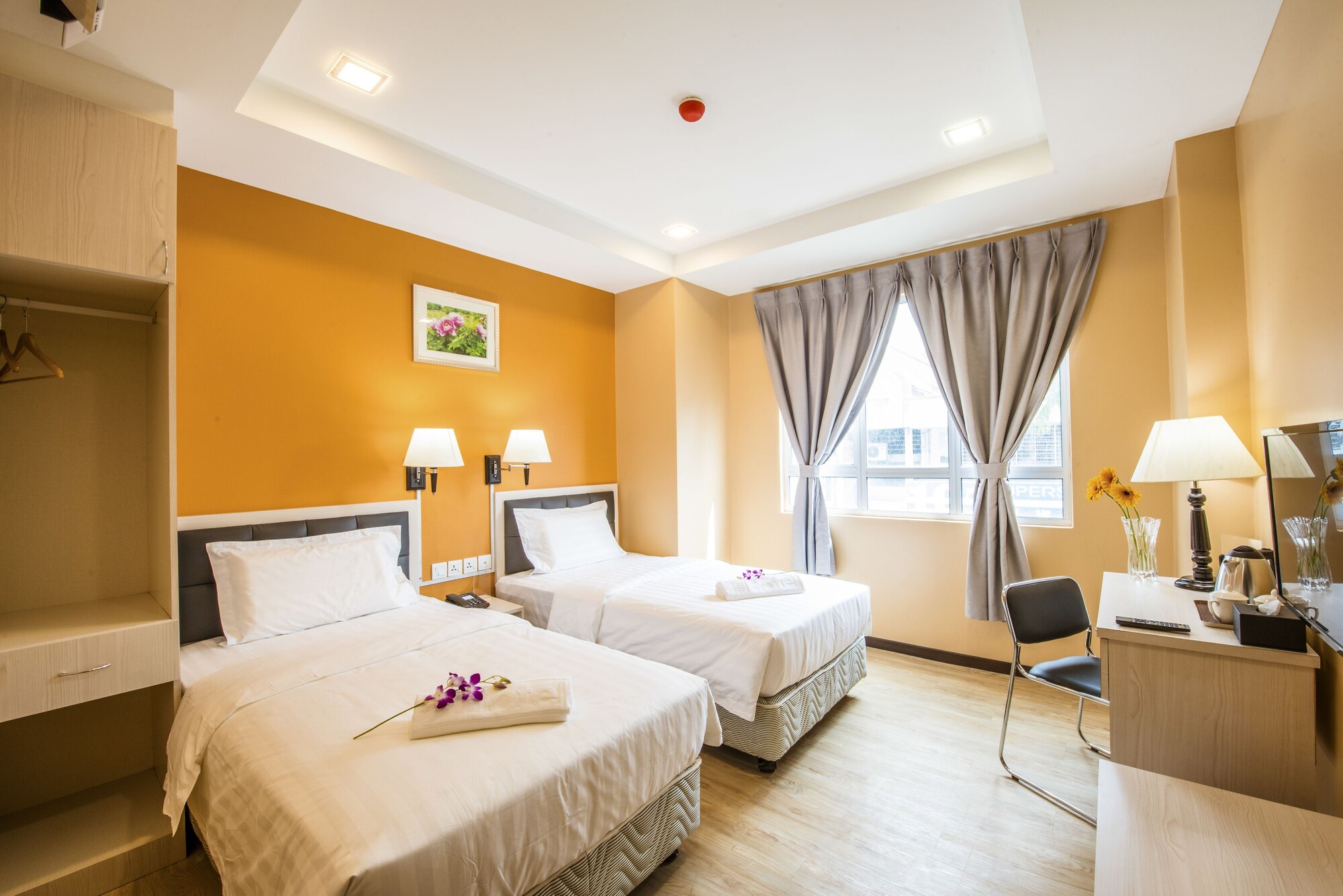 PREMIER, TWIN BEDS