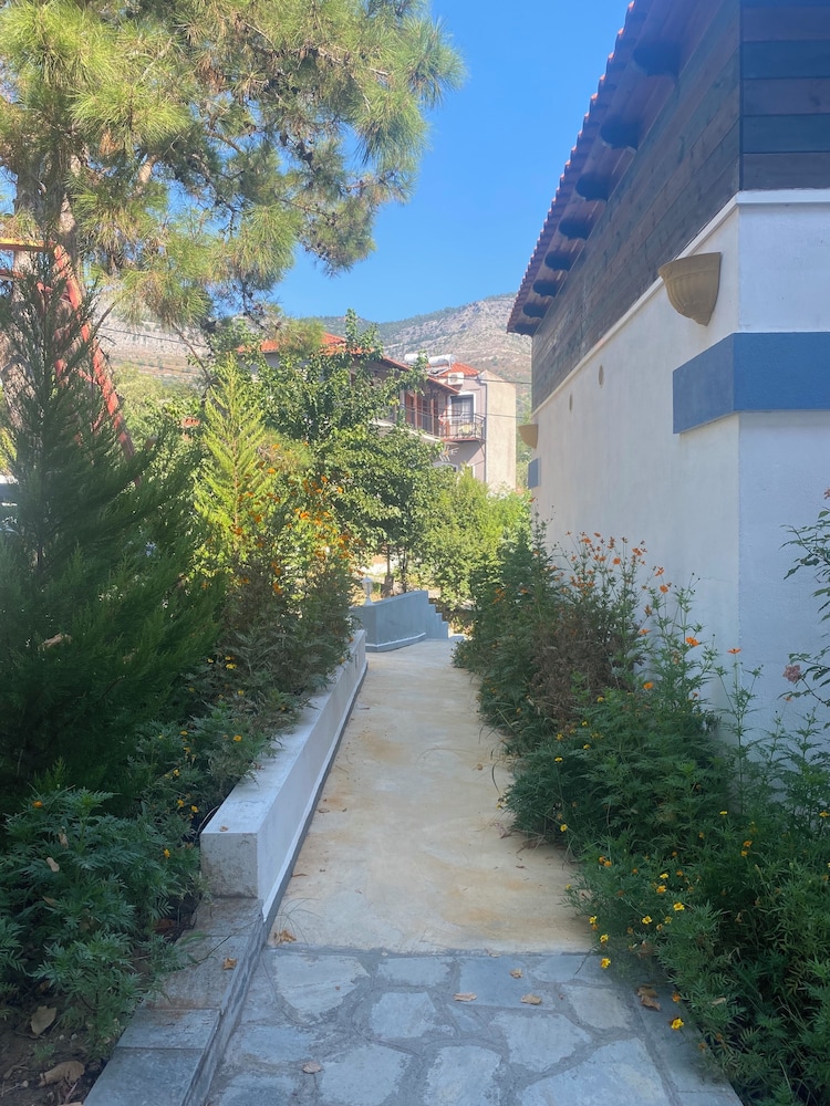 Blue Bay Beach Hotel 40/50