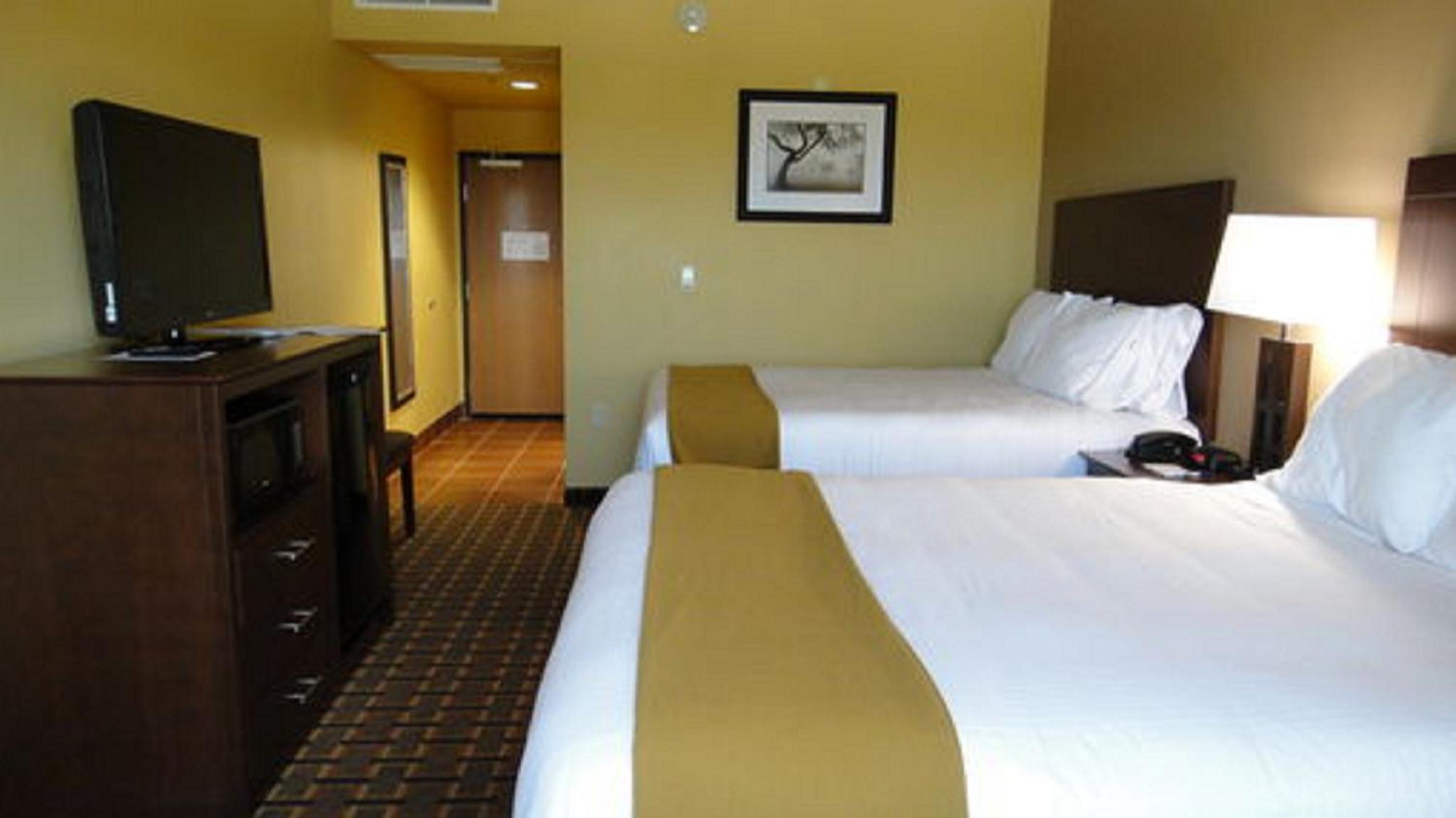 جناح بسريرين كوين مع أريكة، Holiday Inn Express Hotel And Suites George West 2/5