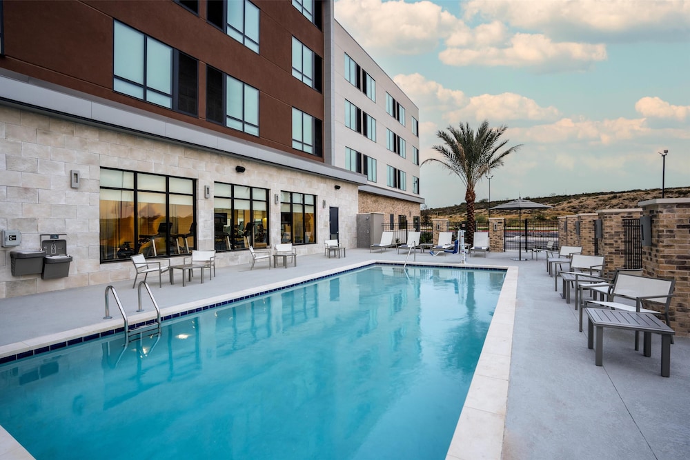 Hyatt Place Eagle Pass 6/50