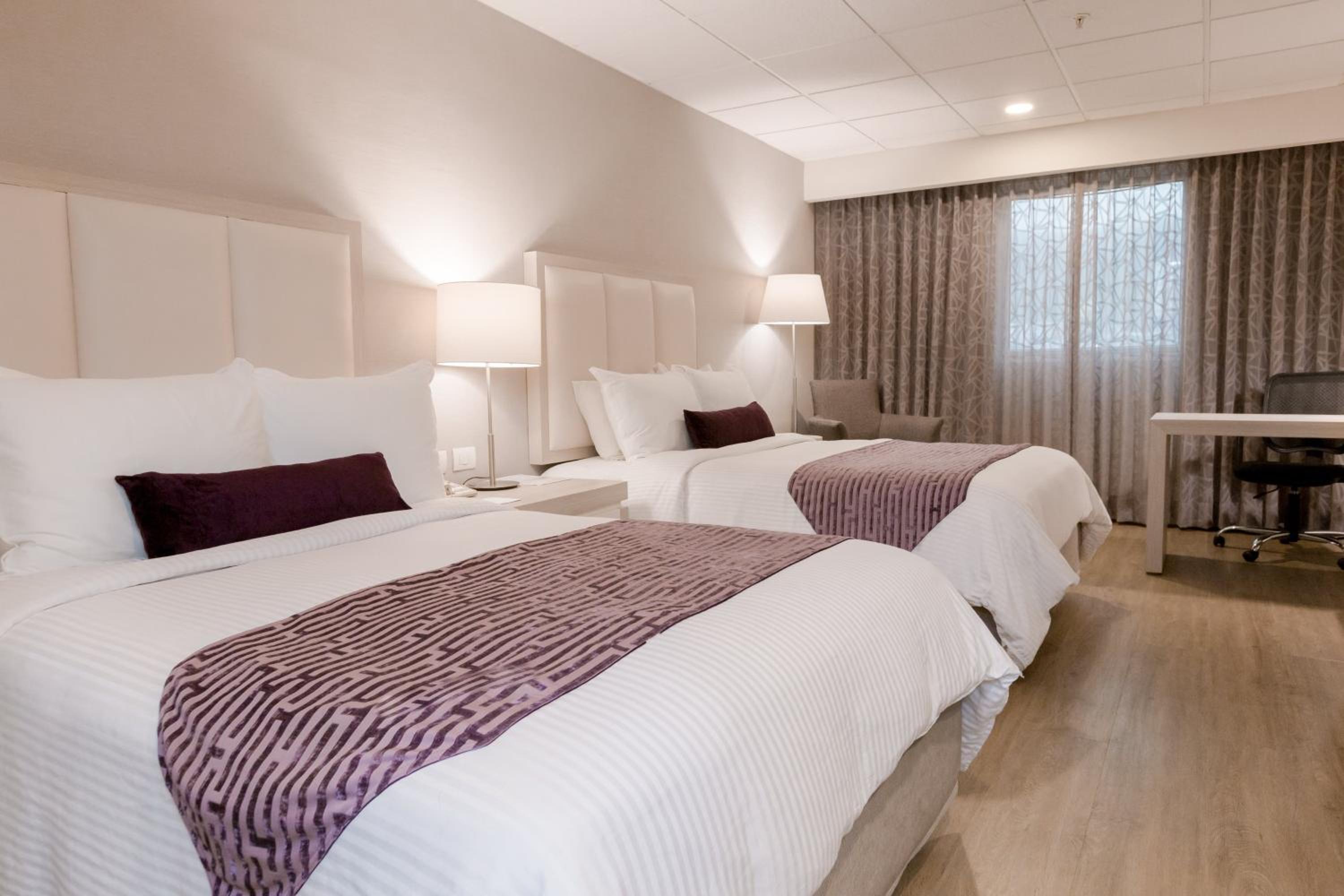 Deluxe, 2 Double Beds