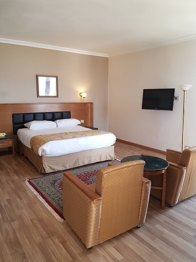 Maadi Hotel 8/62