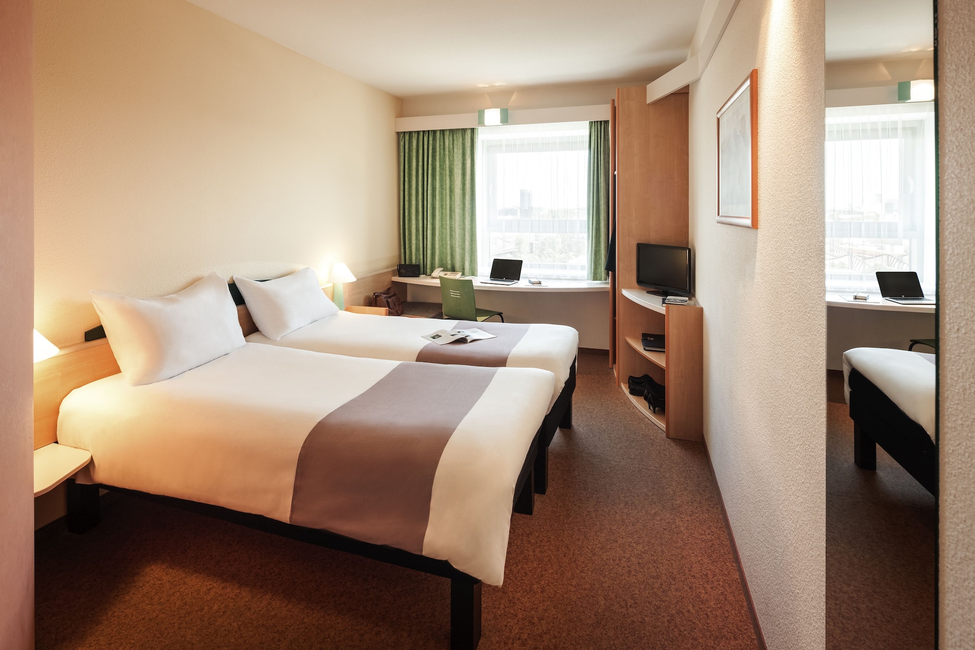 STANDARD, TWIN BEDS