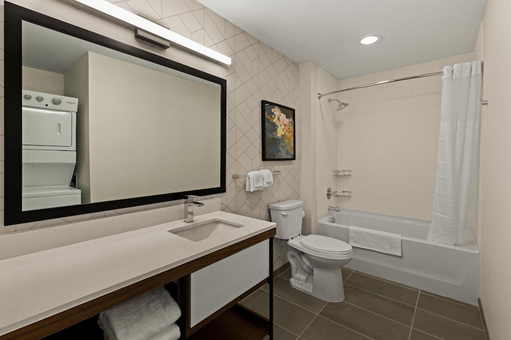 Everhome Suites Yuma East I-8 50/50