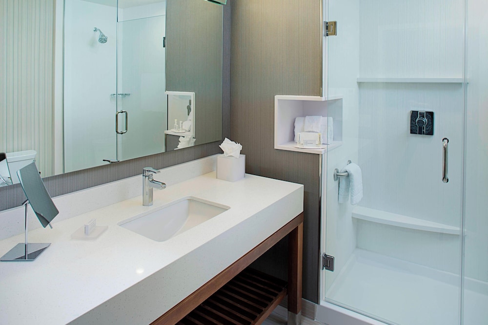 COURTYARD by MARRIOTT DALLAS CARROLLTON 45/49