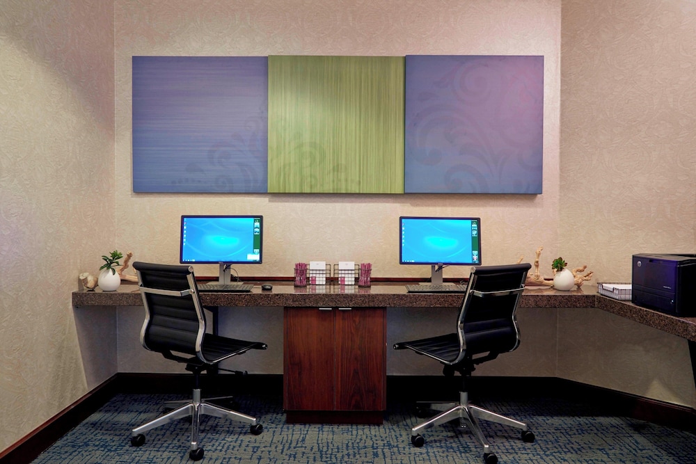 Residence Inn Milwaukee Downtown by Marriott 50/54