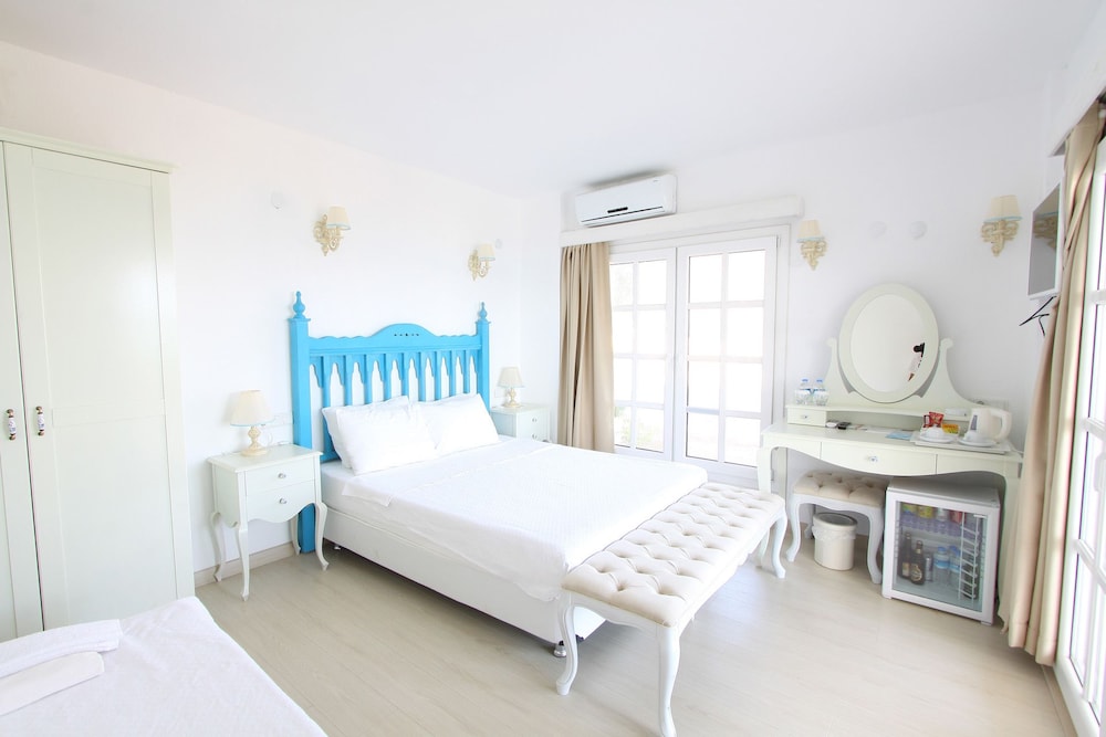 OTEL MAVI BEYAZ 16/50