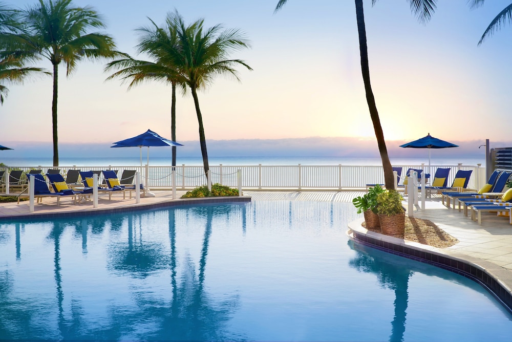 Pelican Grand Beach Resort A Noble House Resort 33/75