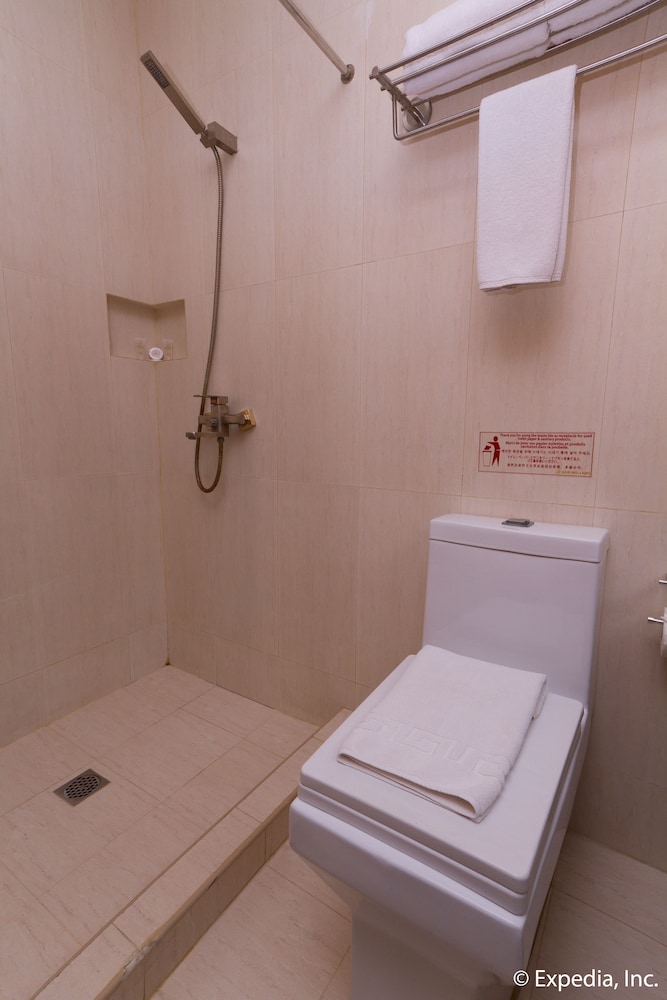 Allure Hotel And Suites 31/55