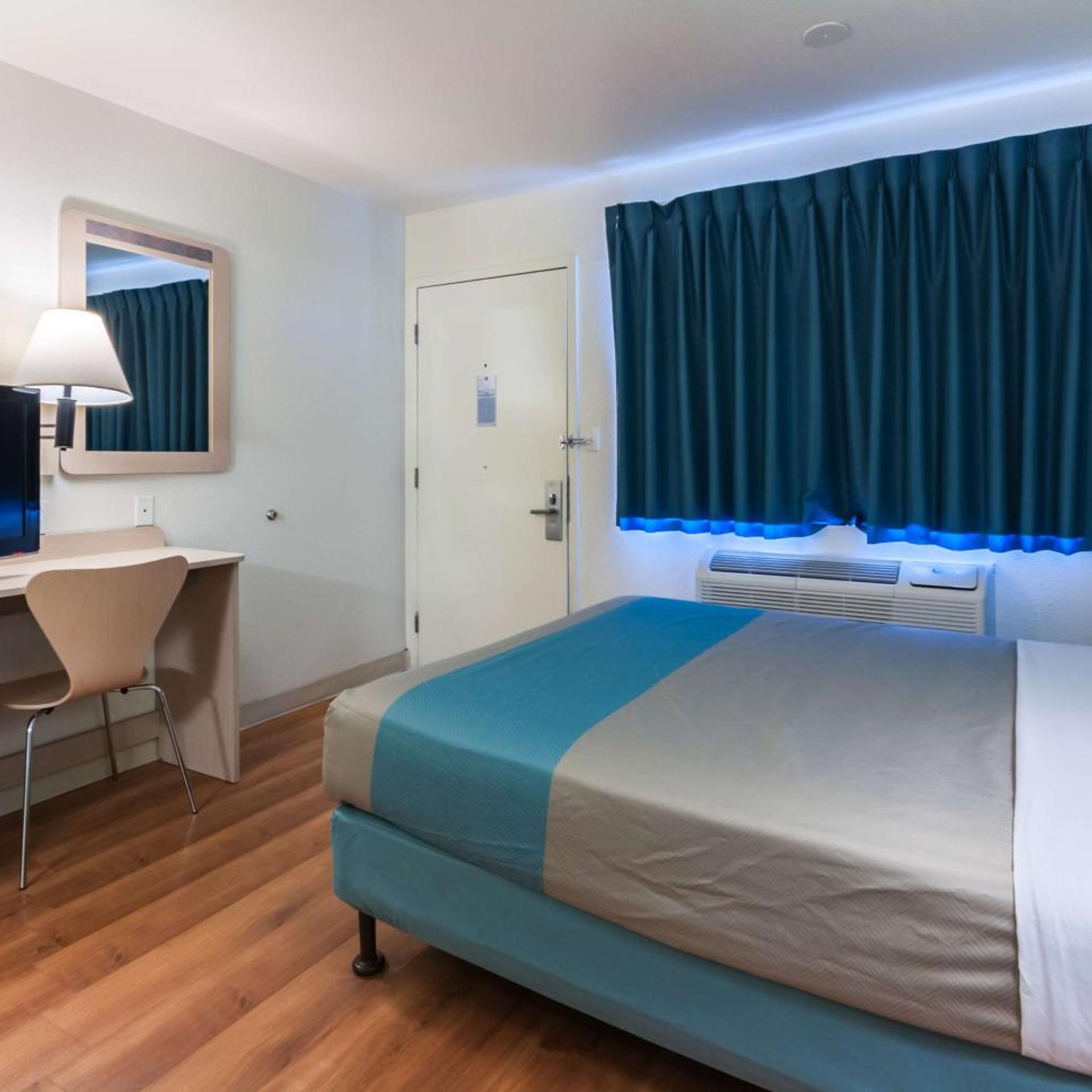 Room, Double Bed, Smoking, Motel6 Green River, UT 5/8