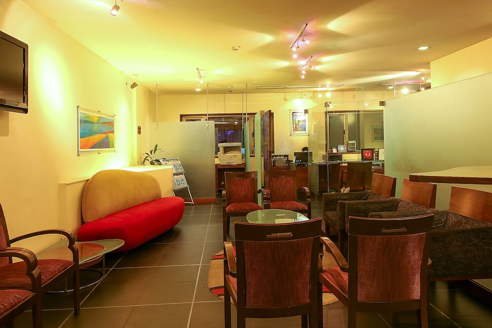 Studio Estique 24/48