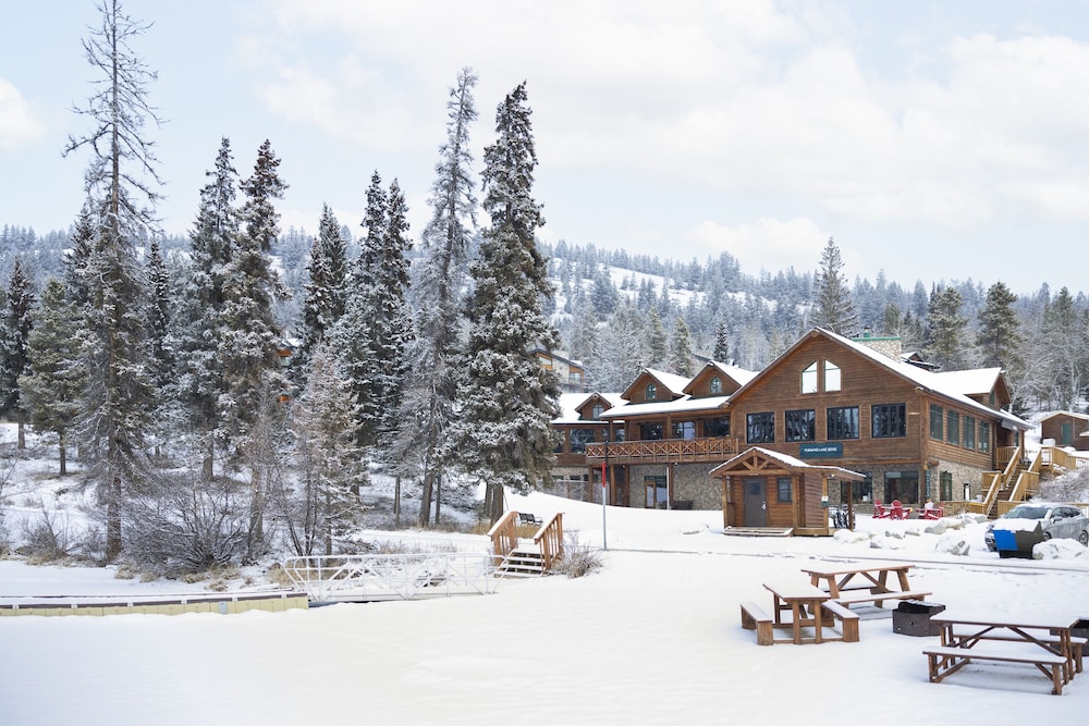 Pyramid Lake Resort 3/48