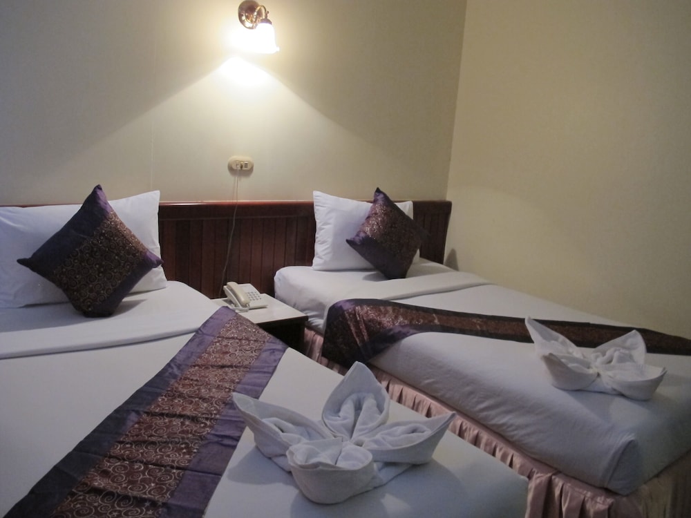 Chumphon Palace Hotel 23/47