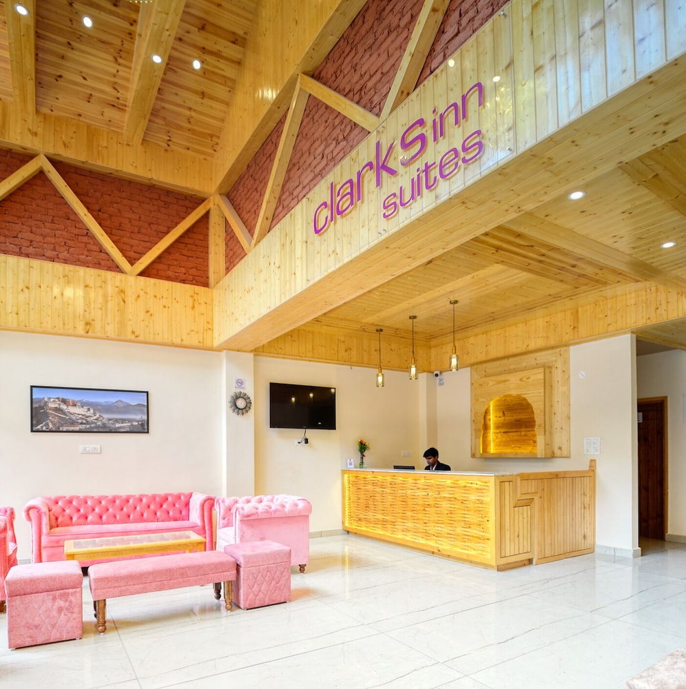 Clarks Inn Suites Manali 21/36