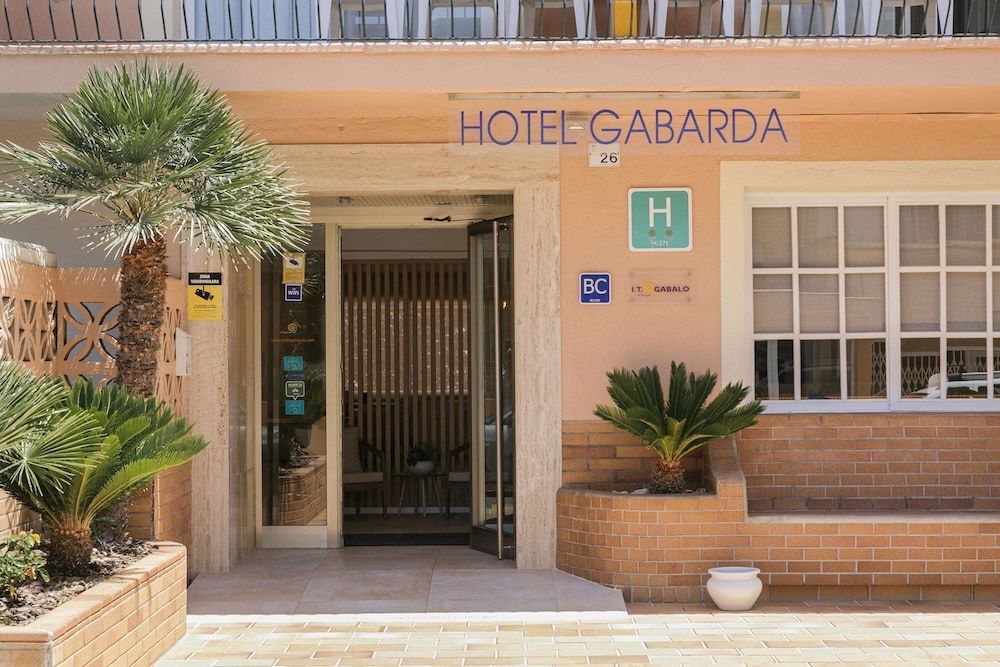 Gabarda Hotel 2/77