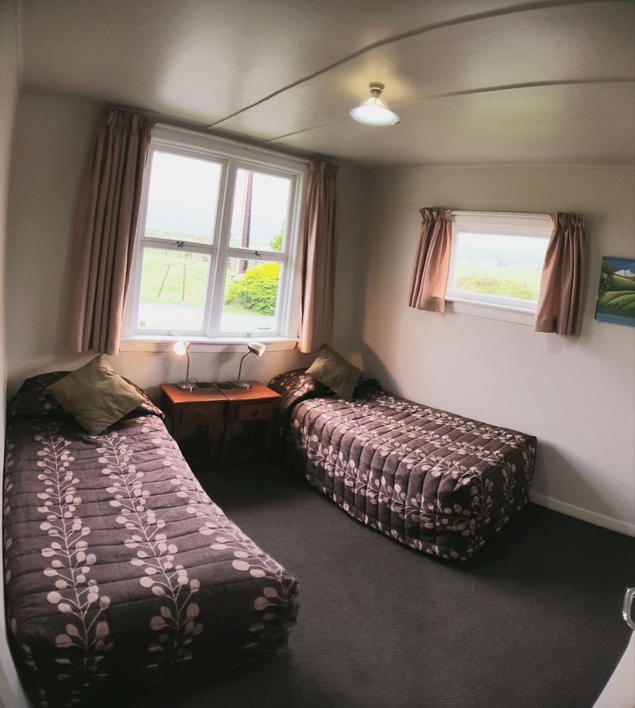 Glacier View Motel 13/68