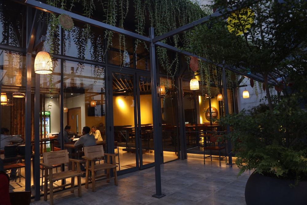 Hotel Nandini 67/70
