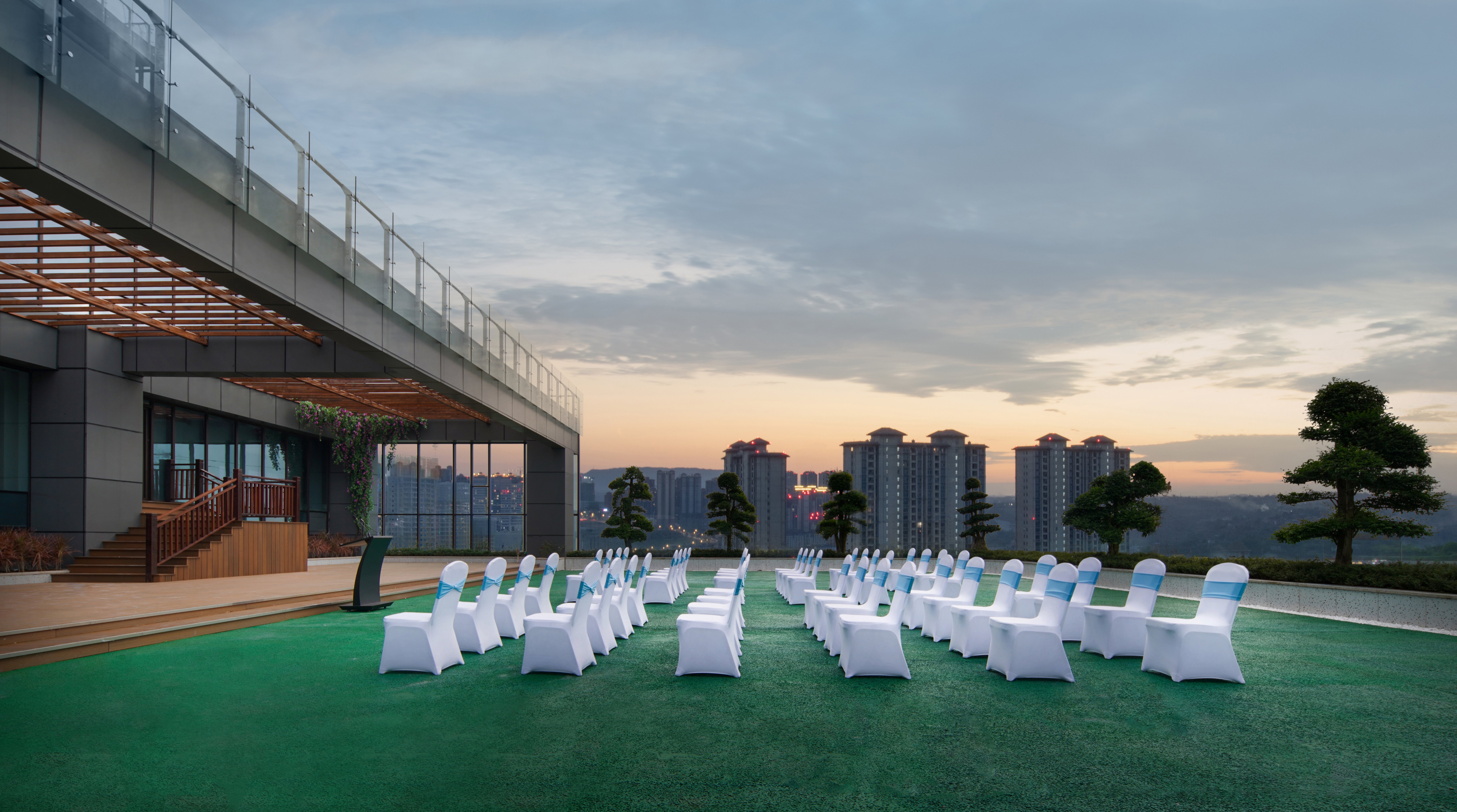Holiday Inn Luzhou Longjian 43/43