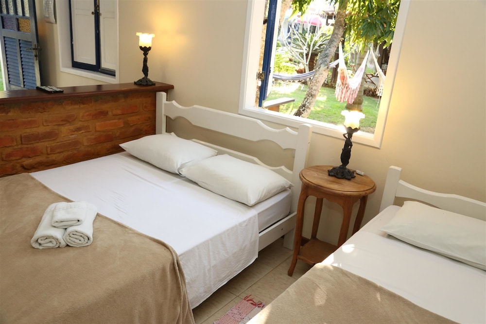 ROOM, QUADRUPLE