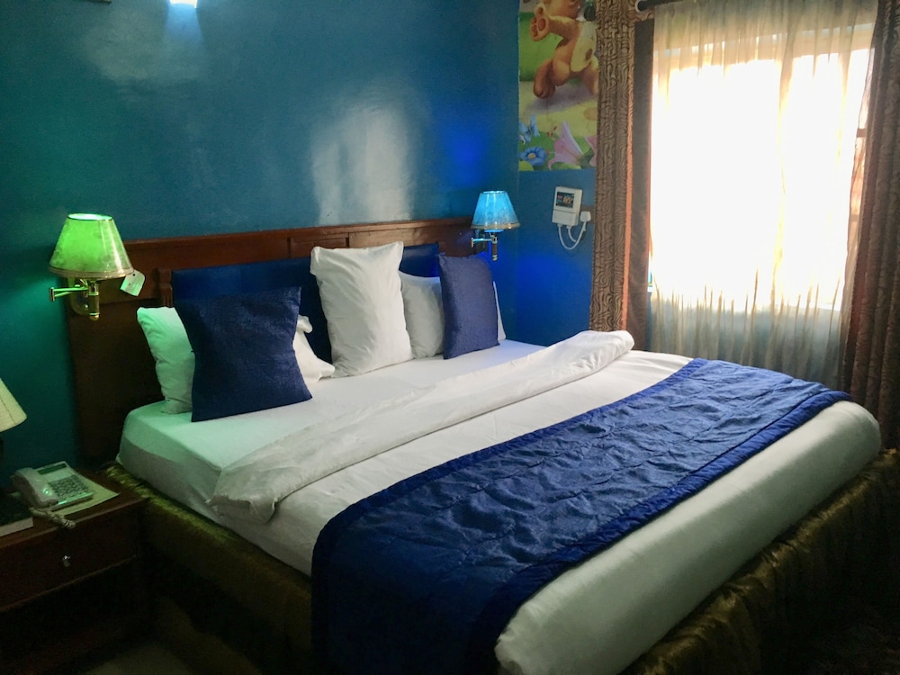 Definite Destiny Hotel 19/35