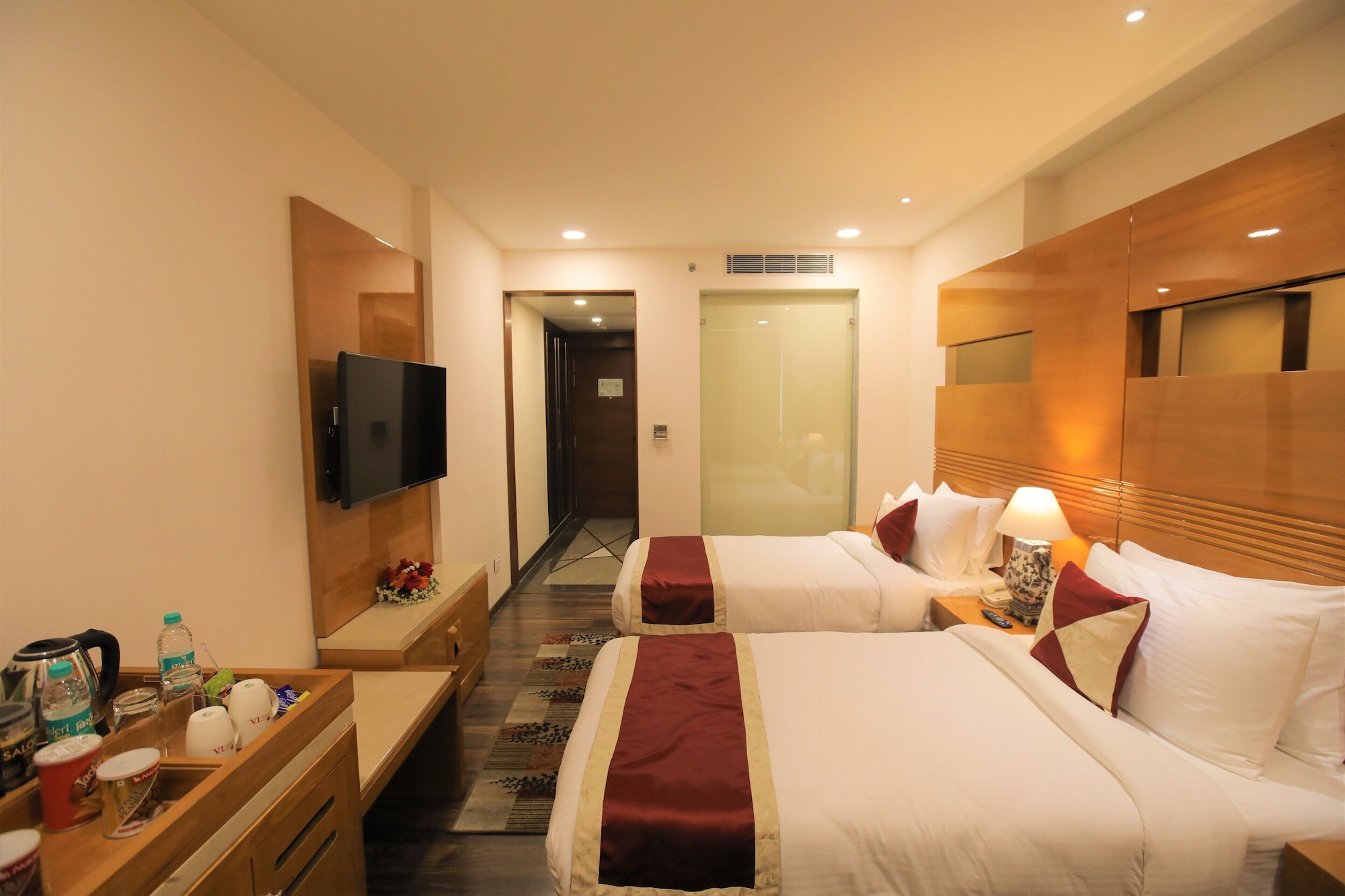 SUPERIOR, TWIN BEDS, ACCESSIBLE