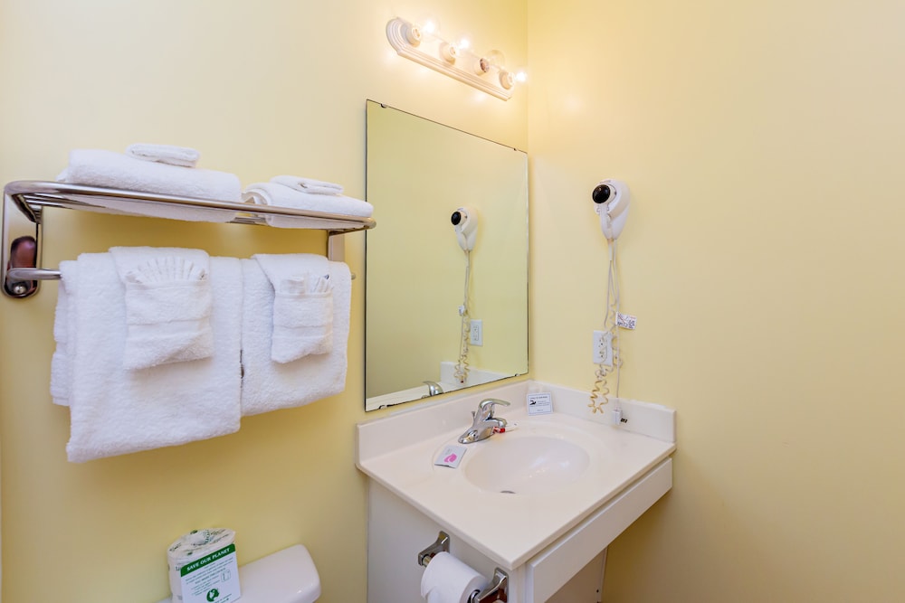 Topsail Shores Inn 35/67