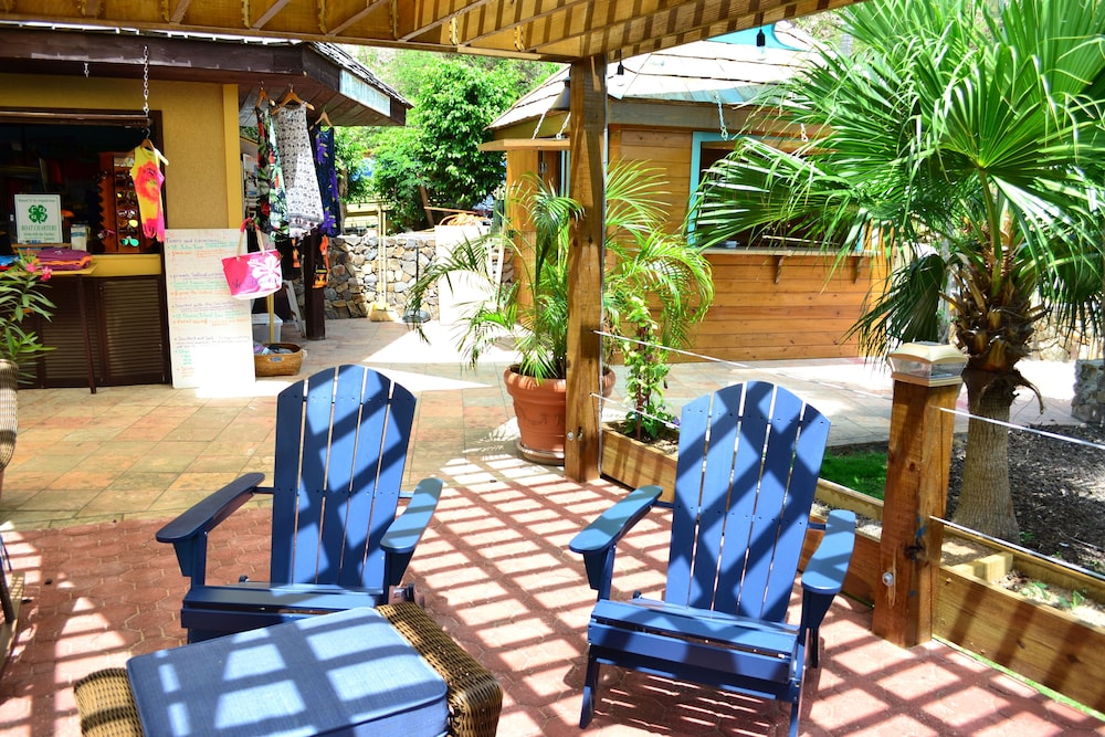 Emerald Beach Resort 54/74