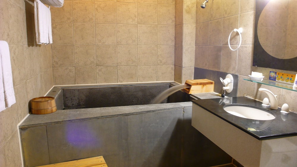 TIAN LONG HOTEL 24/69