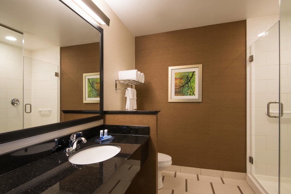 Fairfield Inn Suites Fort Wayne Southwest 11/33
