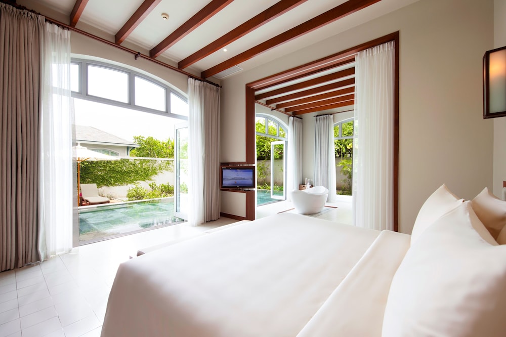 Pool, Villa, King Bed، Flc Luxury Resort Samson 2/6