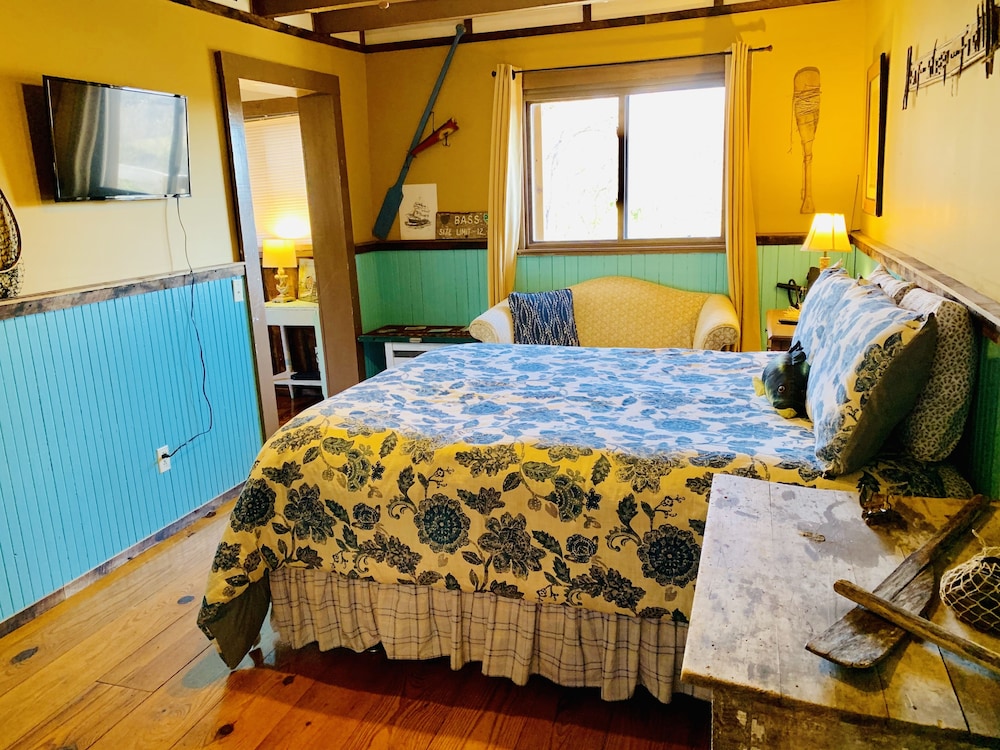 Good Place Farms Bed and Breakfast 24/71