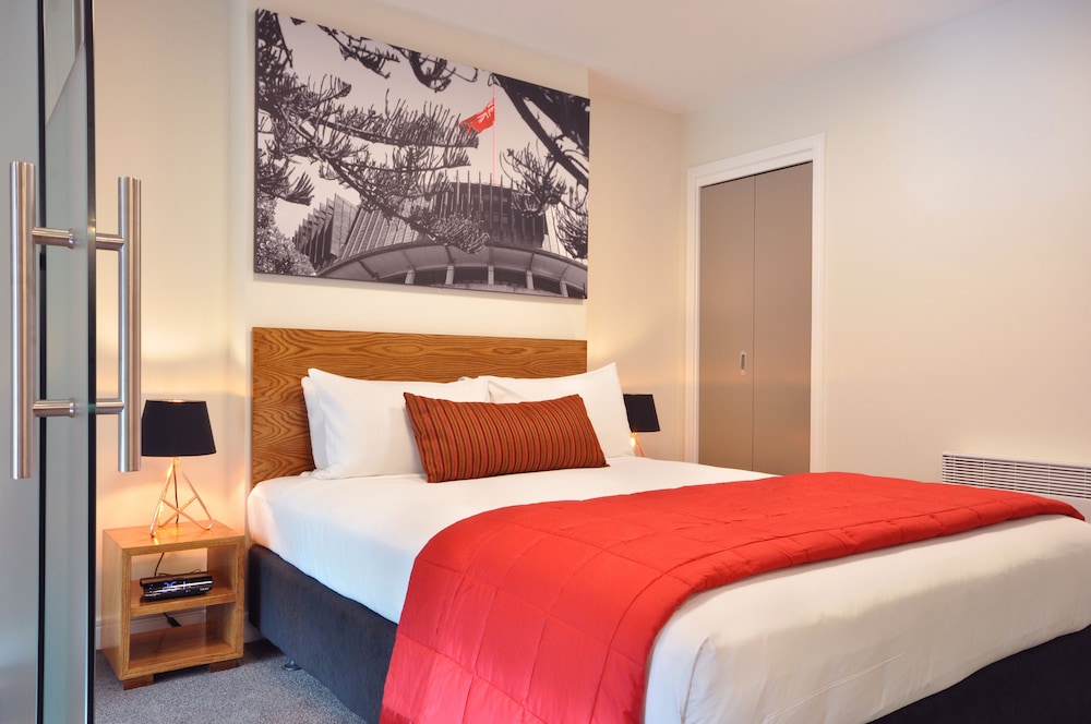 Boulcott Suites 16/70